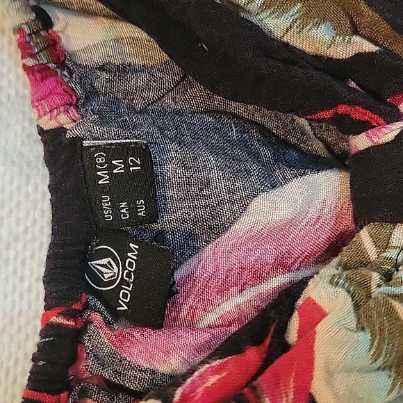Volcom tropical floral spaghetti strap top size medium - Picture 2 of 7